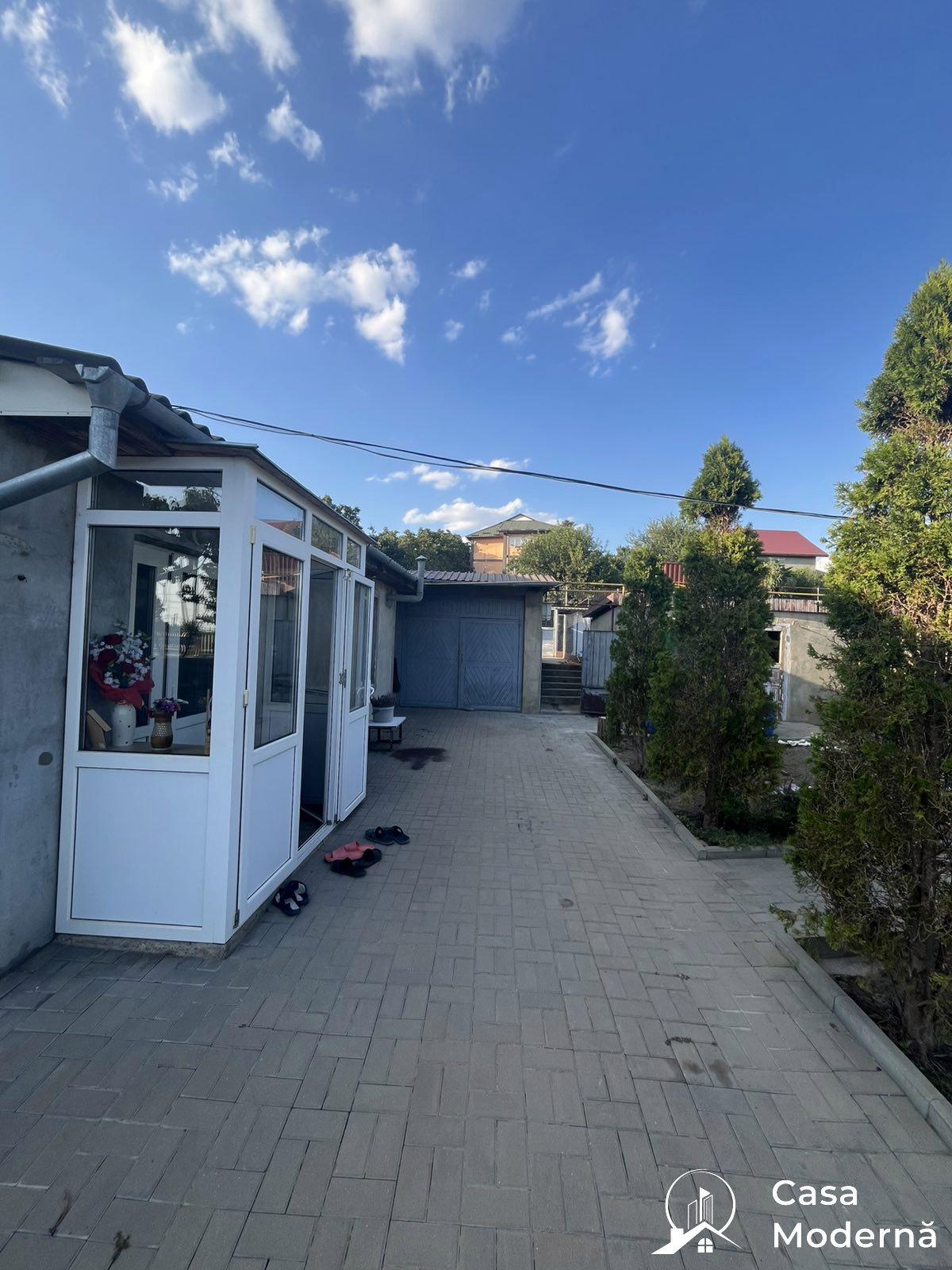 3-Room House for Sale in City Center with Garage and 9-Acre Lot
