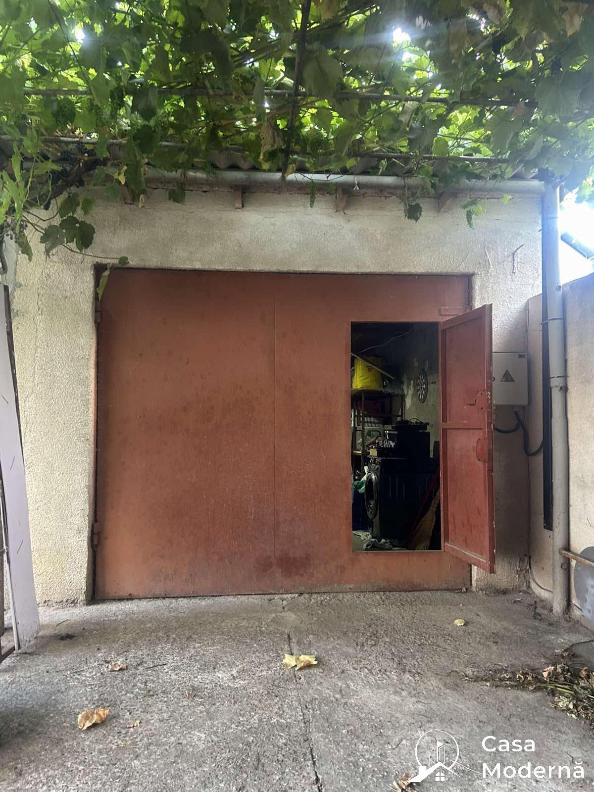 Capital Garage for Sale, Jubileu District