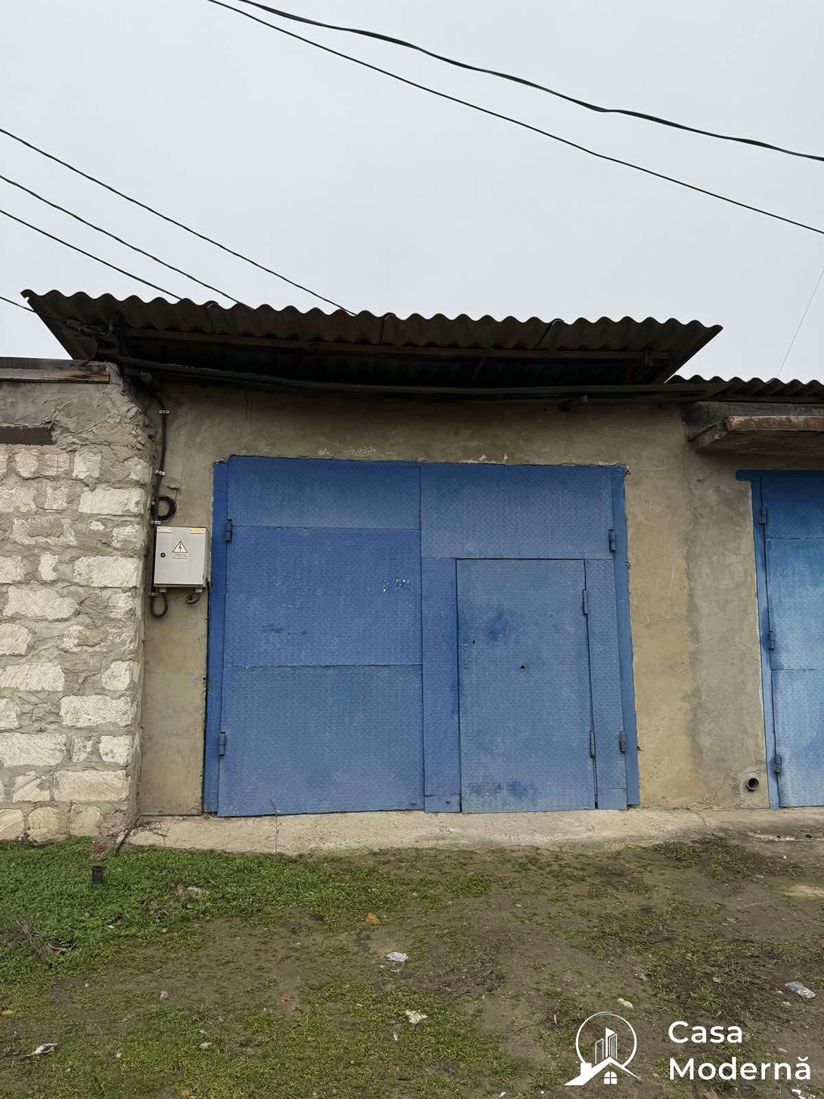 For Sale – Garage + Basement, Jubileu Area