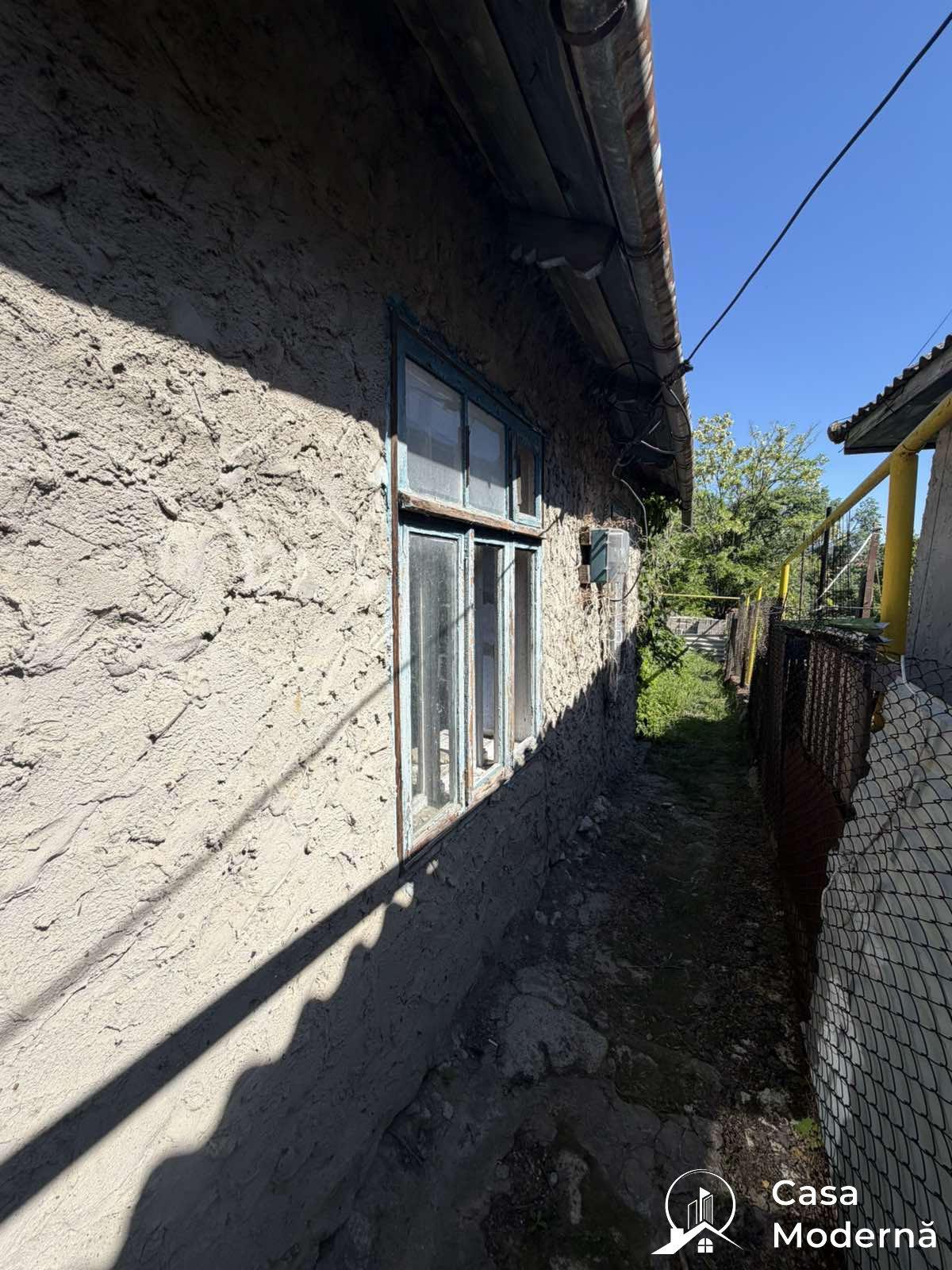 Se vinde jumătate de casă, r-n  Piața Veche