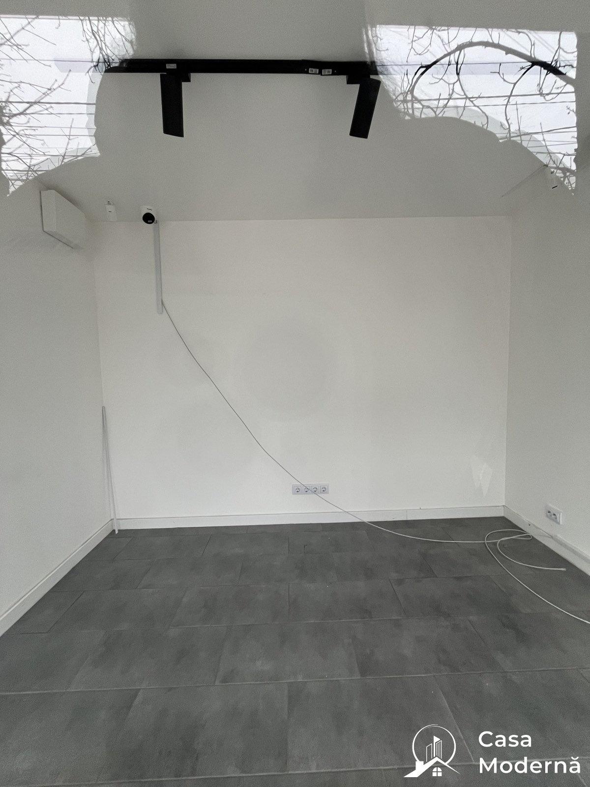 For Rent: Commercial Space • City Center • 8 m²