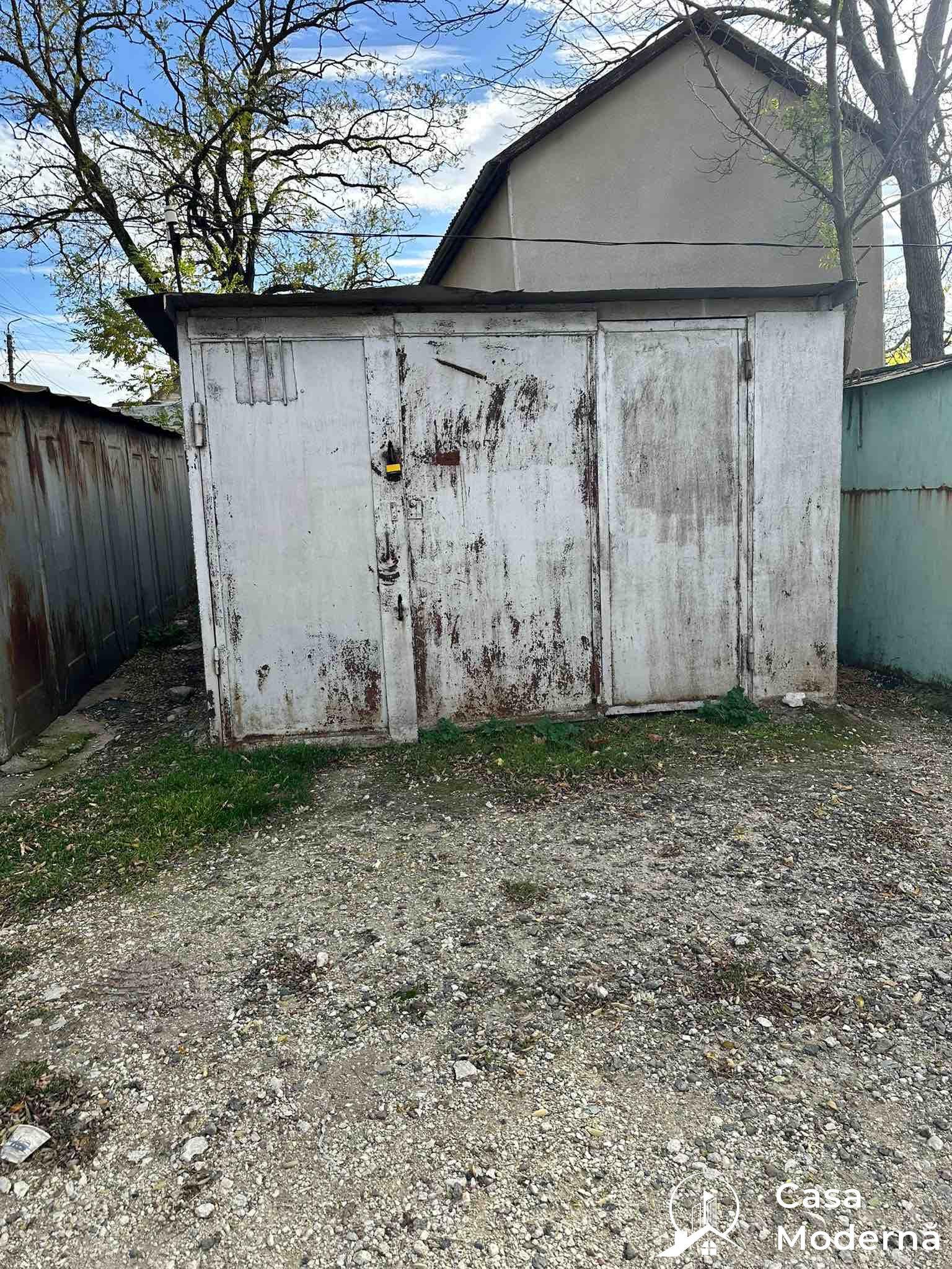Metal Garage - Spirina Area 